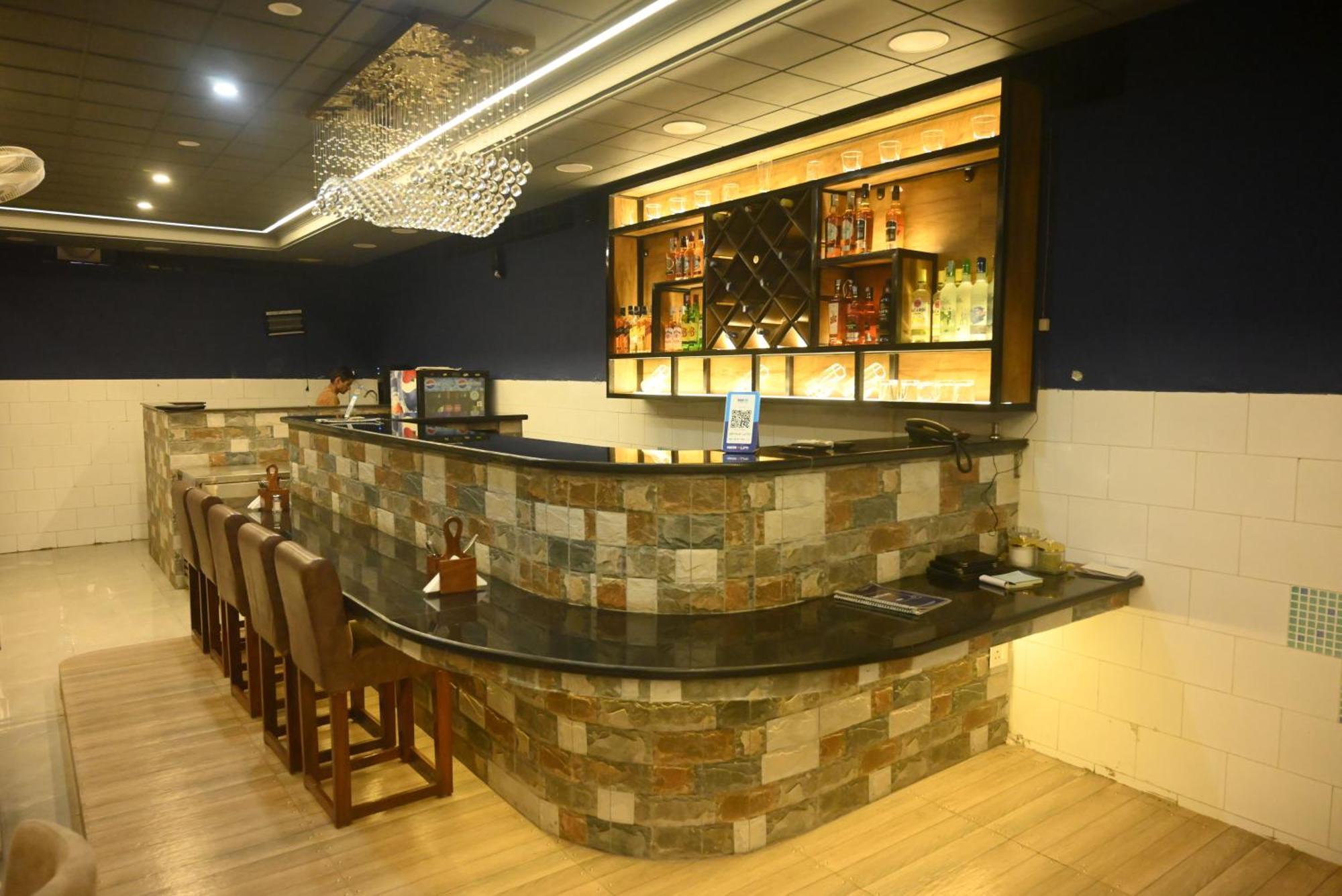 Hotel Surya Plaza Kotdwāra Exterior foto